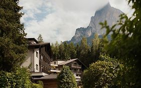 Hotel Waldrast Dolomiti